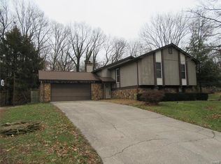 100 Berkshire Dr, Belleville, IL 62223