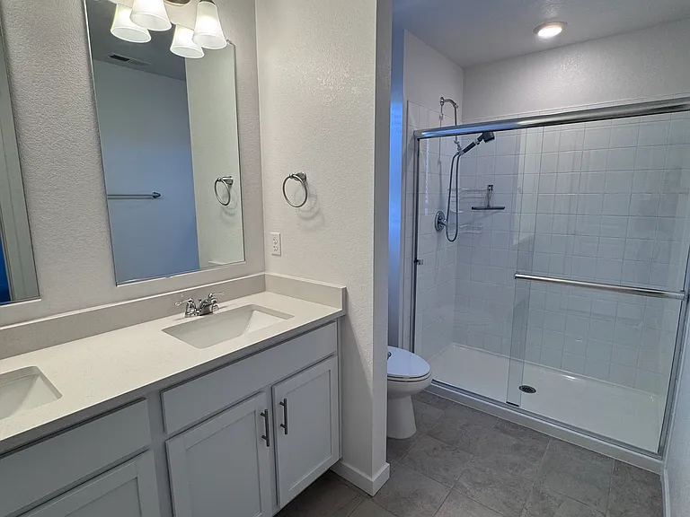 962 Andrews Crest Dr — Photo 5