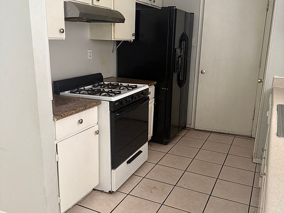 3rd image of 5819 Woodhill
