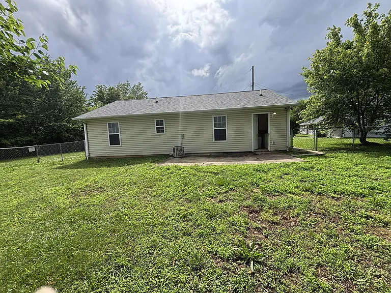 1140 Timothy Ave — Photo 8
