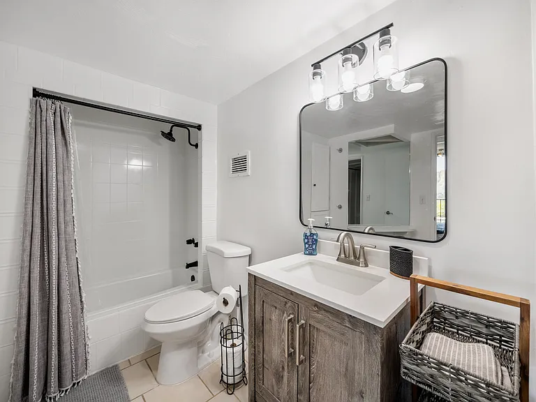 250 Ohua Ave #Penthouse I — Photo 15