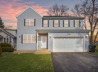 19398 W Fairview Dr, Mundelein, IL