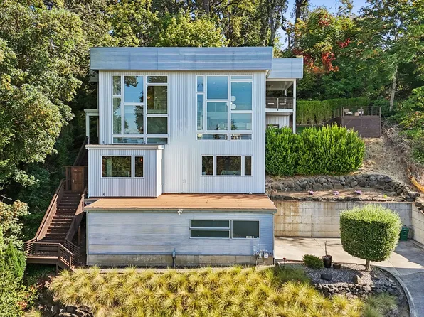3816 Edgewood Dr, Vancouver, WA 98661