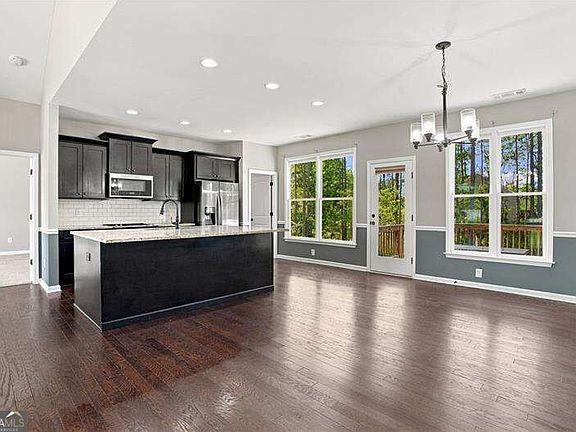 5th image of 11 Griffin Mill Dr NW