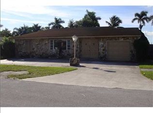 1450 NE 10th St, Homestead, FL 33033