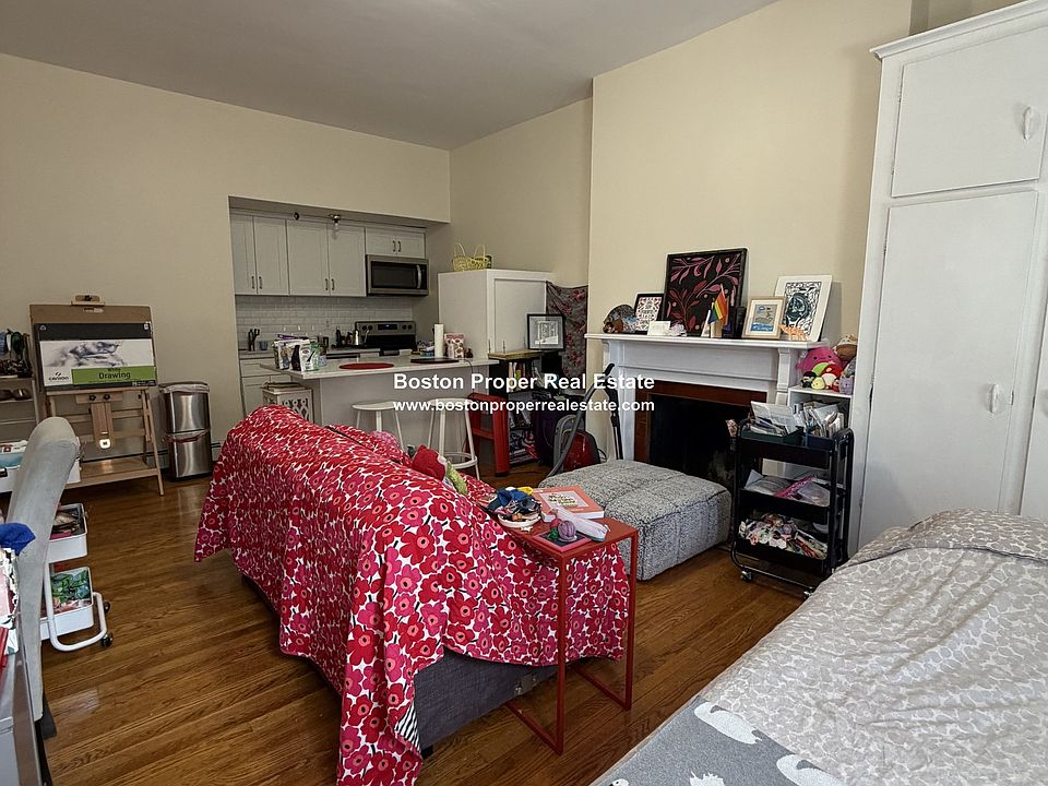 1st image of 337 Beacon St APT 3