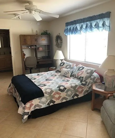 2nd Bed Room
Adjustable power Queen Bed