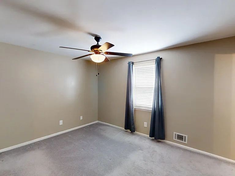 321 Oak Lake Dr — Photo 20
