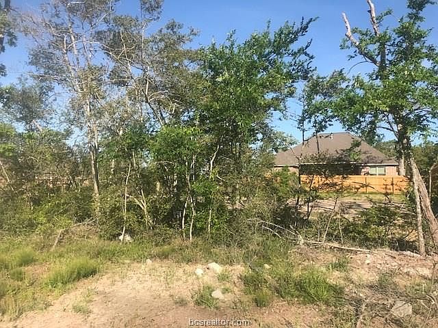 2nd image of 2712 Wolveshire Ln