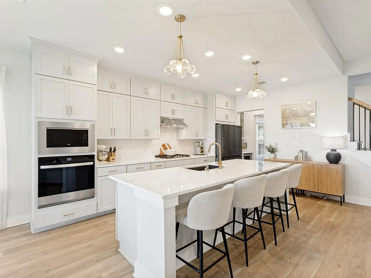 5 bed, 4.0 bath, 3038 sqft, $5,500 — Photo 4