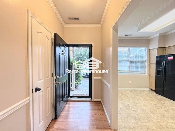 3rd image of 434 S Lake Cir