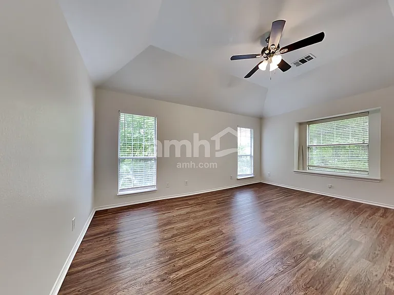 1481 Apenzell Ln — Photo 10