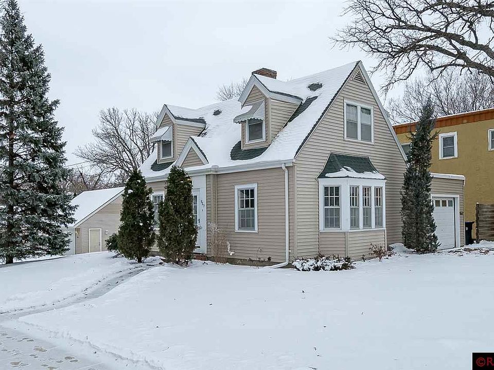 1st image of 927 Owatonna St