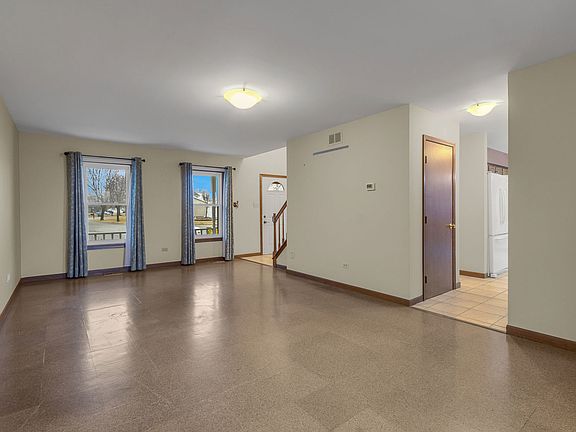 5th image of 3223 Karen Ct