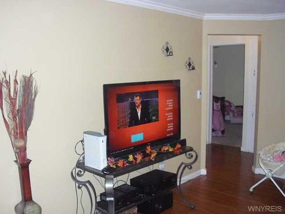 5th image of 52 Dalton Dr