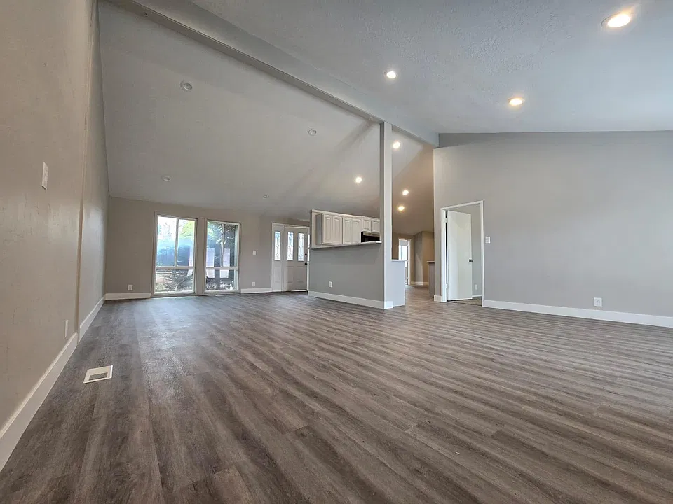1072 East Bedford Drive - 1 — Photo 3