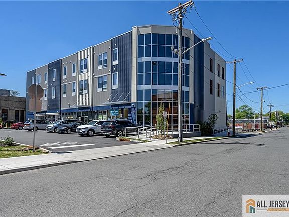 2nd image of 202-208 W 7th St #2F
