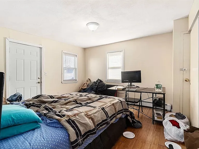 74 Franklin St — Photo 2