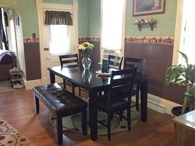 3rd image of 1055 Mary Ann Ln