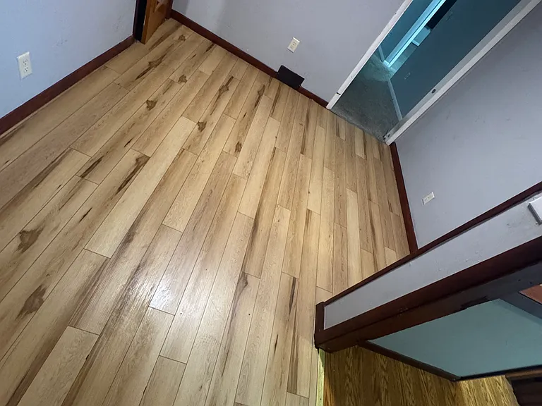 96 Ziegler Ave — Photo 2