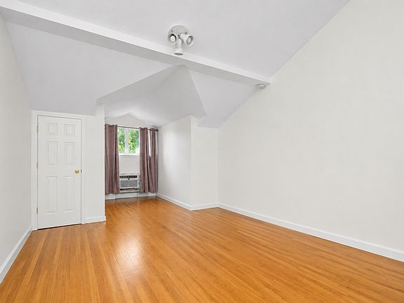 5th image of 3306 Griswold Ave Floor 3