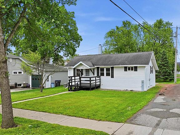 2nd image of 608 E 9TH STREET