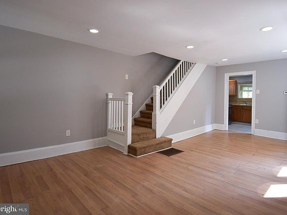 3rd image of 666 Manatawny St