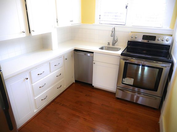 4th image of 1018 W Crockett St #1018