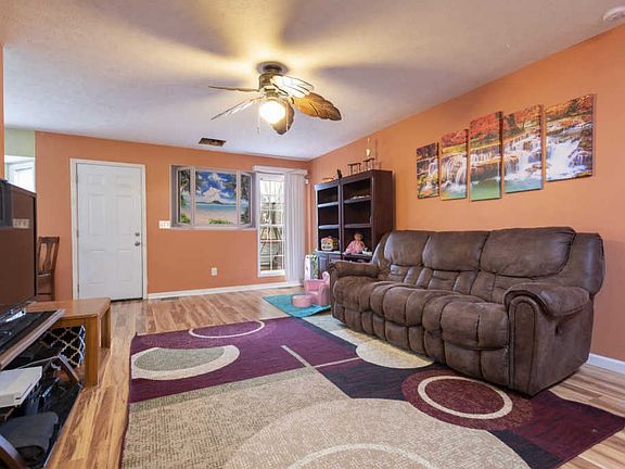 2nd image of 1236 Kendall Dr