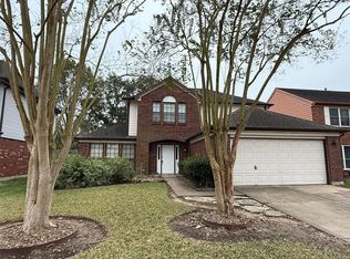 6810 Redwood Falls Dr, Pasadena, TX 77505