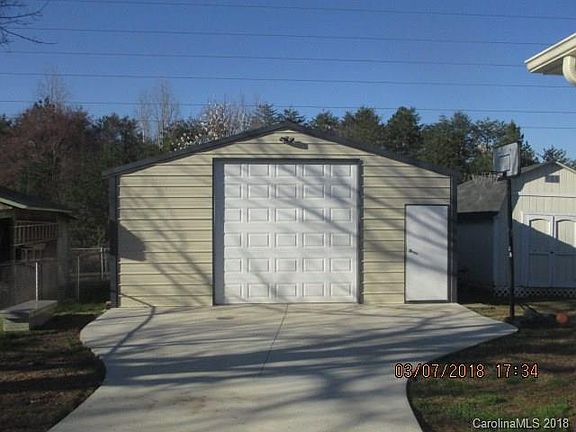4th image of 2422 Judith Ave