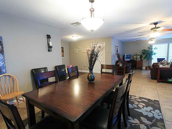 5th image of 1023 Lakes Dr #15mzgahuu