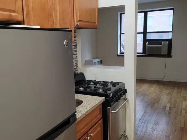 1729 First Avenue image 1 of 4