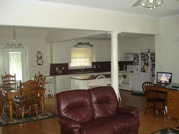 3rd image of 101 Morgan Trace Ln