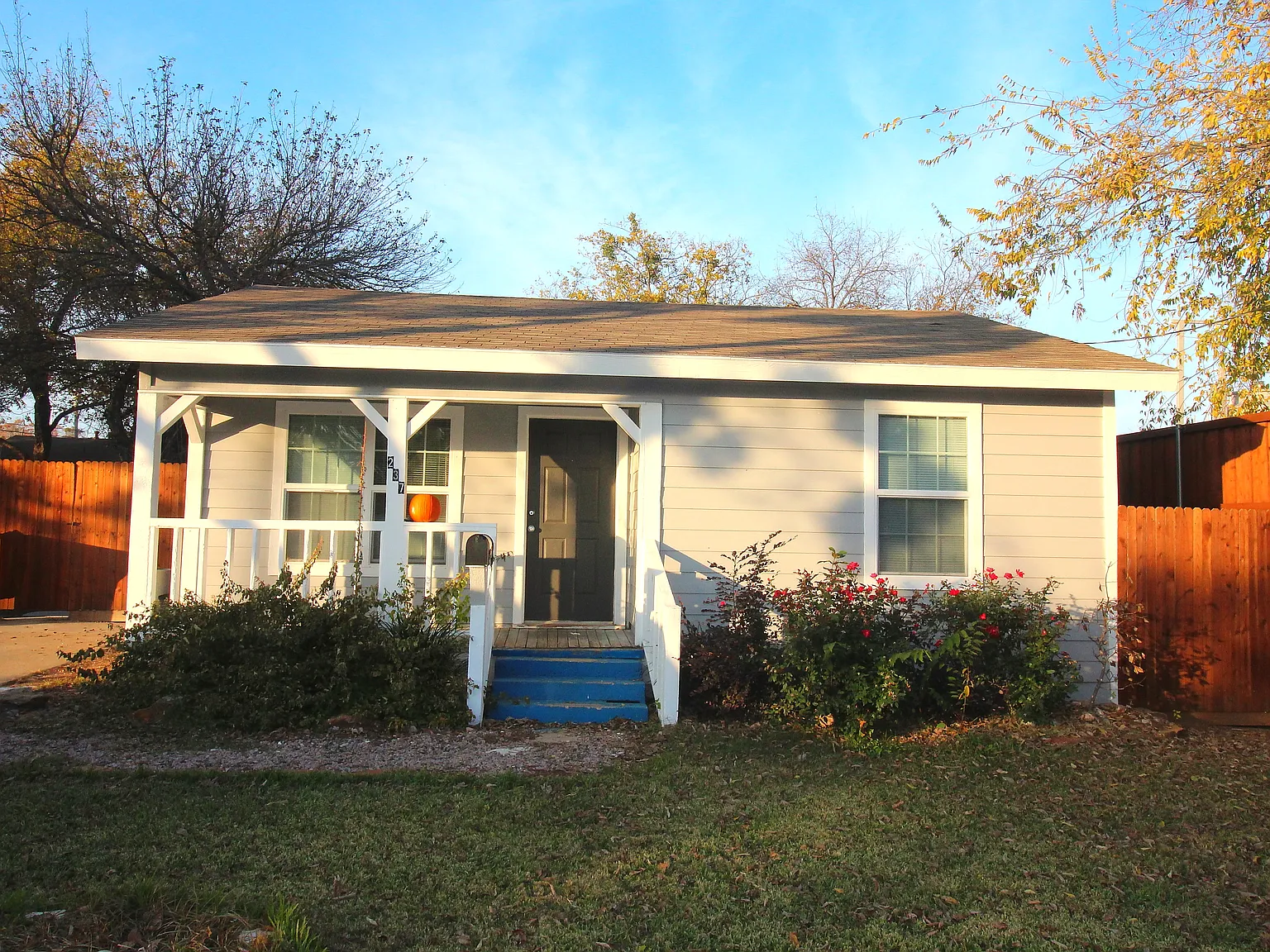 2 bed, 1100 sqft, $1,850 — Photo 2