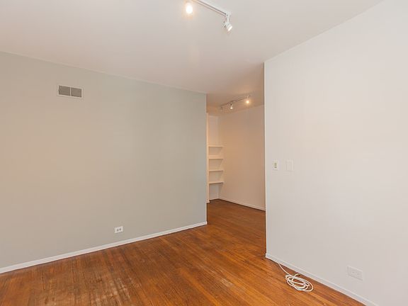 4th image of 3454 N Elaine Pl APT 1