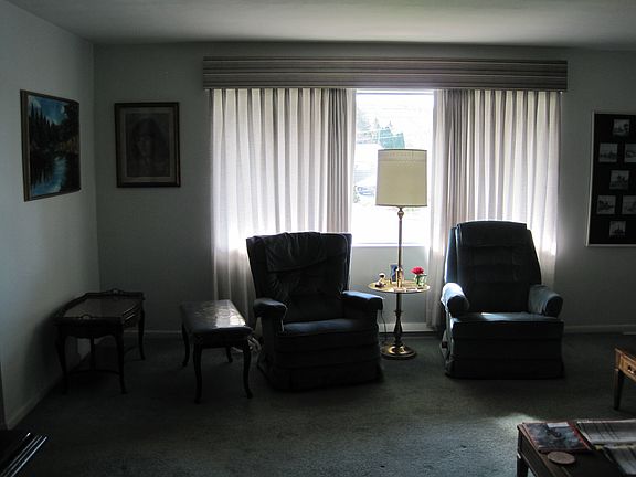 4th image of 109 Humbert Ave