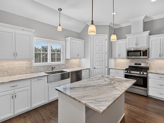 5th image of 3836 Lu Ln