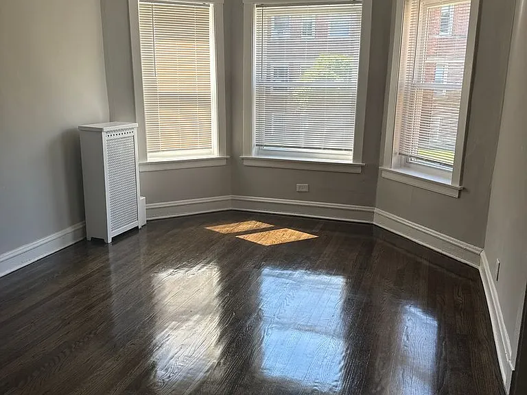 SPACIOUS 2 BEDROOM APARTMENTS AVAILABLE — Photo 40