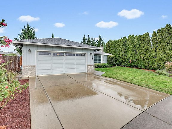 3rd image of 295 Wren Ct
