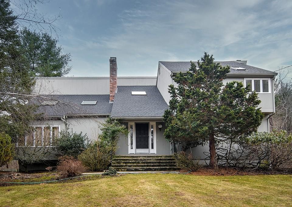 1st image of 185 Woodland St #185