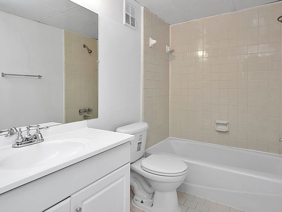 2nd image of 1640-1644 12th St S #1644-B