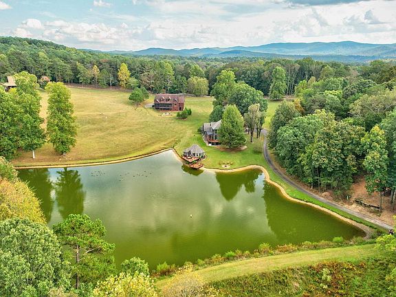 4th image of 149 Deer Lake Dr