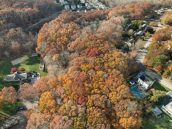 3rd image of 0 Iroquois Ave