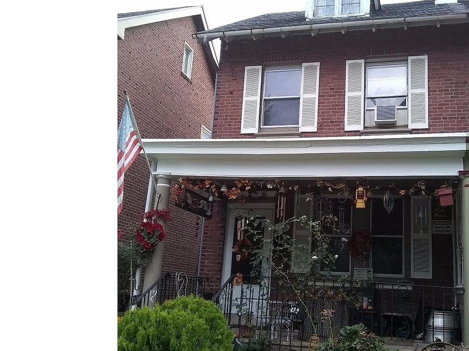 2nd image of 1624 Powell St