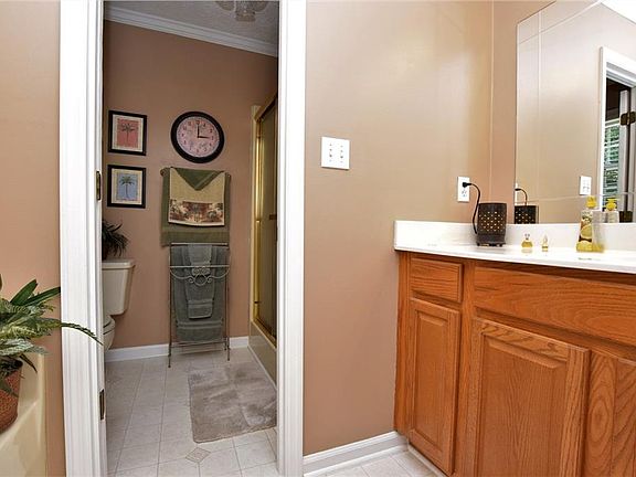 5th image of 33 Timberwood Dr SE