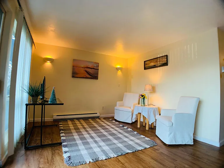 601 14th Ave E #202 — Photo 6