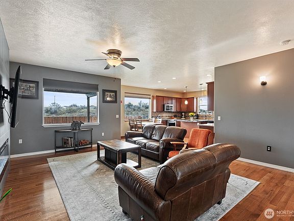 5th image of 3517 W Glenmoor Drive