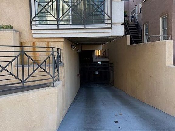 2nd image of 1521 S Hayworth Ave