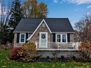 6973 E Canal Rd, Lockport, NY 14094